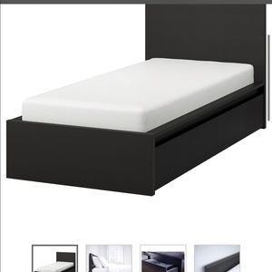 Twin bed/ No matress